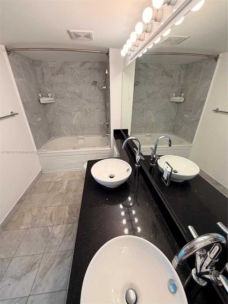 Small Image of 31 SOUTH EAST 5TH ST #1411, Miami Number 11
