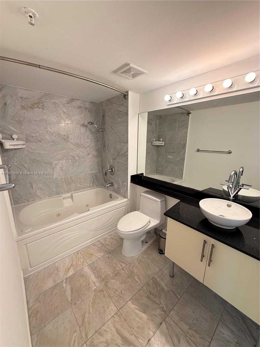 Small Image of 31 SOUTH EAST 5TH ST #1411, Miami Number 12