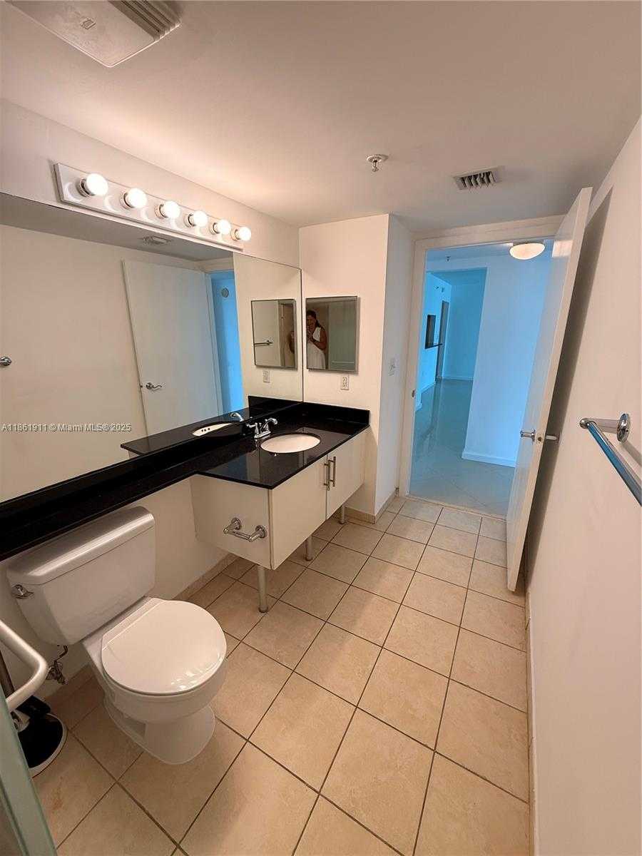 Small Image of 31 SOUTH EAST 5TH ST #1411, Miami Number 15