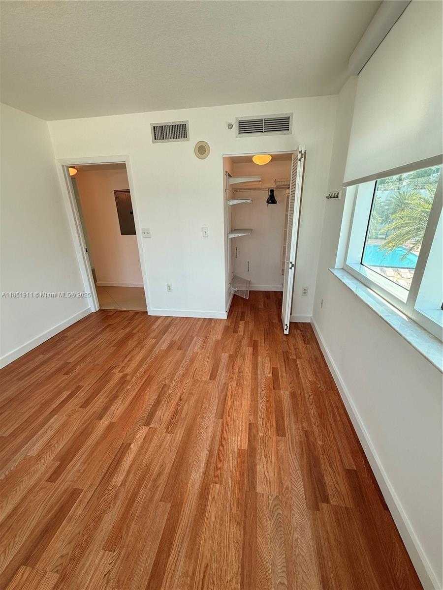 Small Image of 31 SOUTH EAST 5TH ST #1411, Miami Number 16