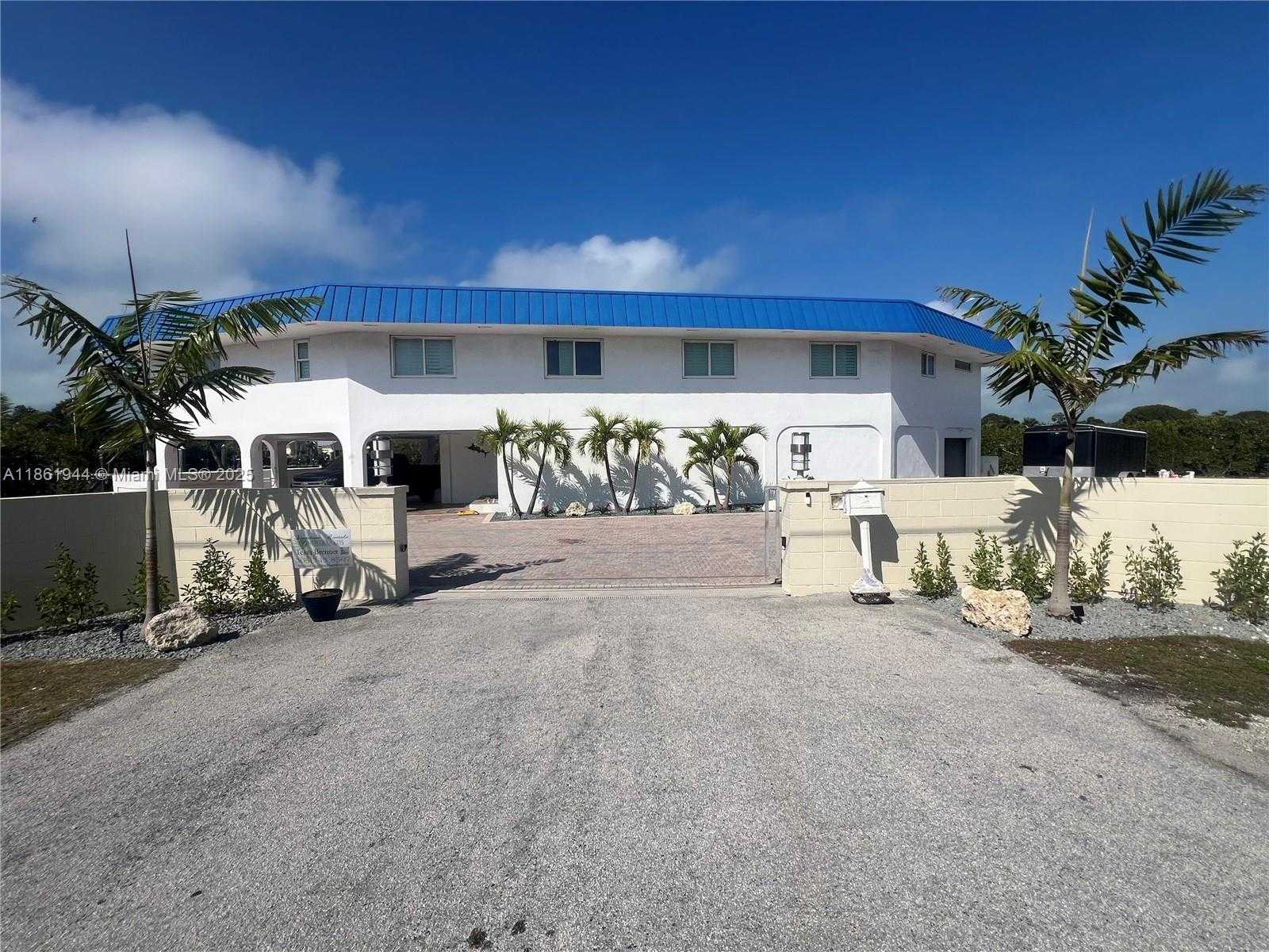 Small Image of 7760 AVIATION BLVD, Marathon Number 2
