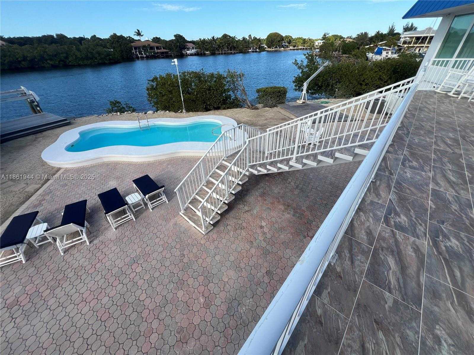 Small Image of 7760 AVIATION BLVD, Marathon Number 4