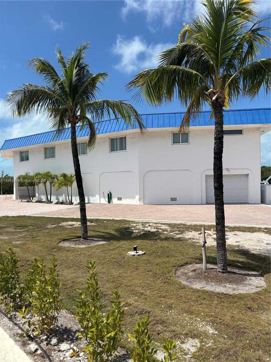 Small Image of 7760 AVIATION BLVD, Marathon Number 5