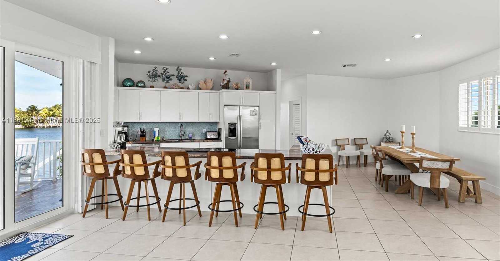 Small Image of 7760 AVIATION BLVD, Marathon Number 7