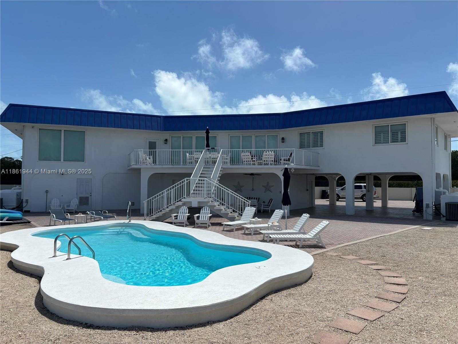 Small Image of 7760 AVIATION BLVD, Marathon Number 8