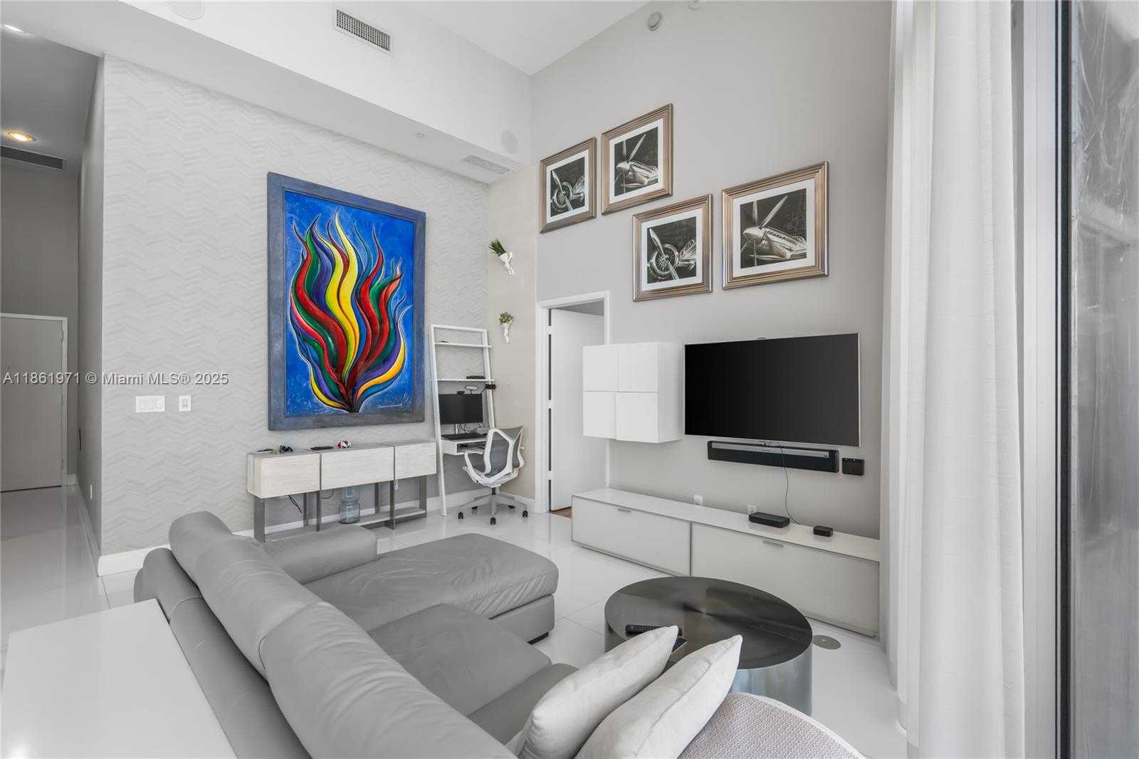 Small Image of 495 BRICKELL AVE #4104, Miami Number 12