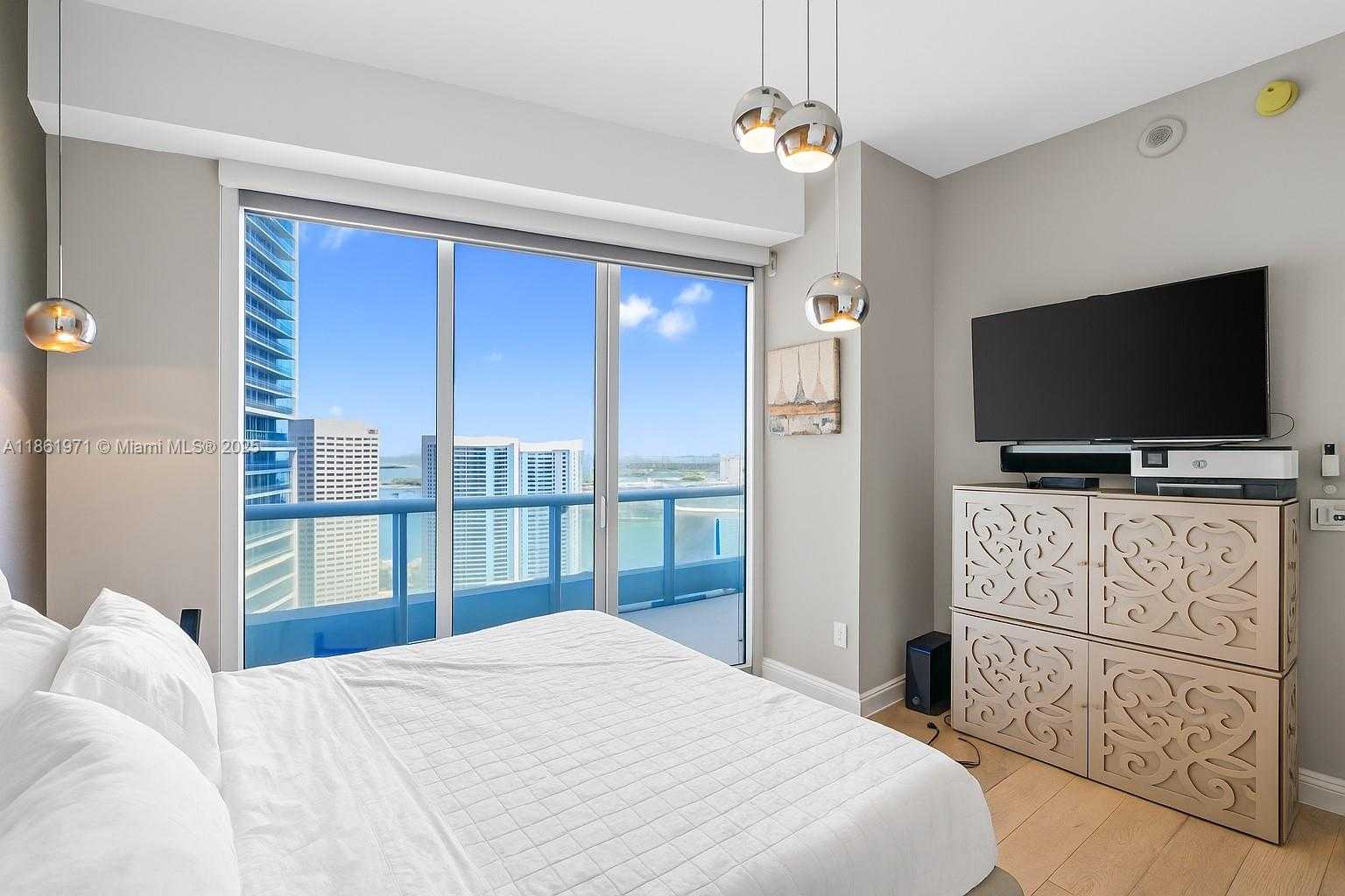 Small Image of 495 BRICKELL AVE #4104, Miami Number 13