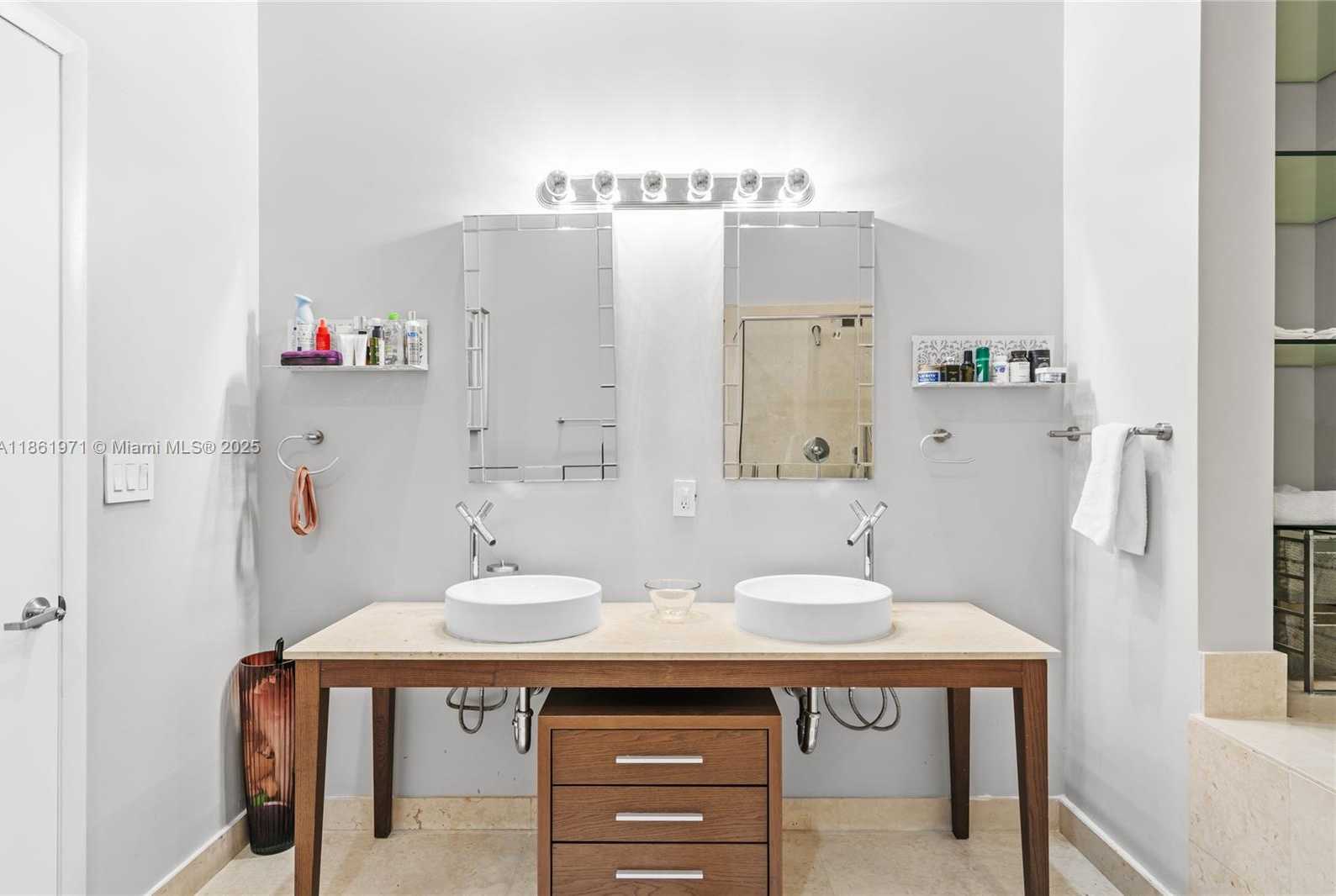 Small Image of 495 BRICKELL AVE #4104, Miami Number 15
