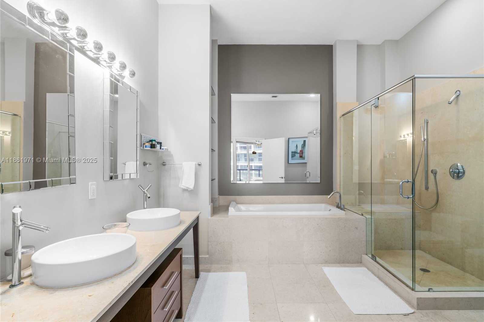 Small Image of 495 BRICKELL AVE #4104, Miami Number 16
