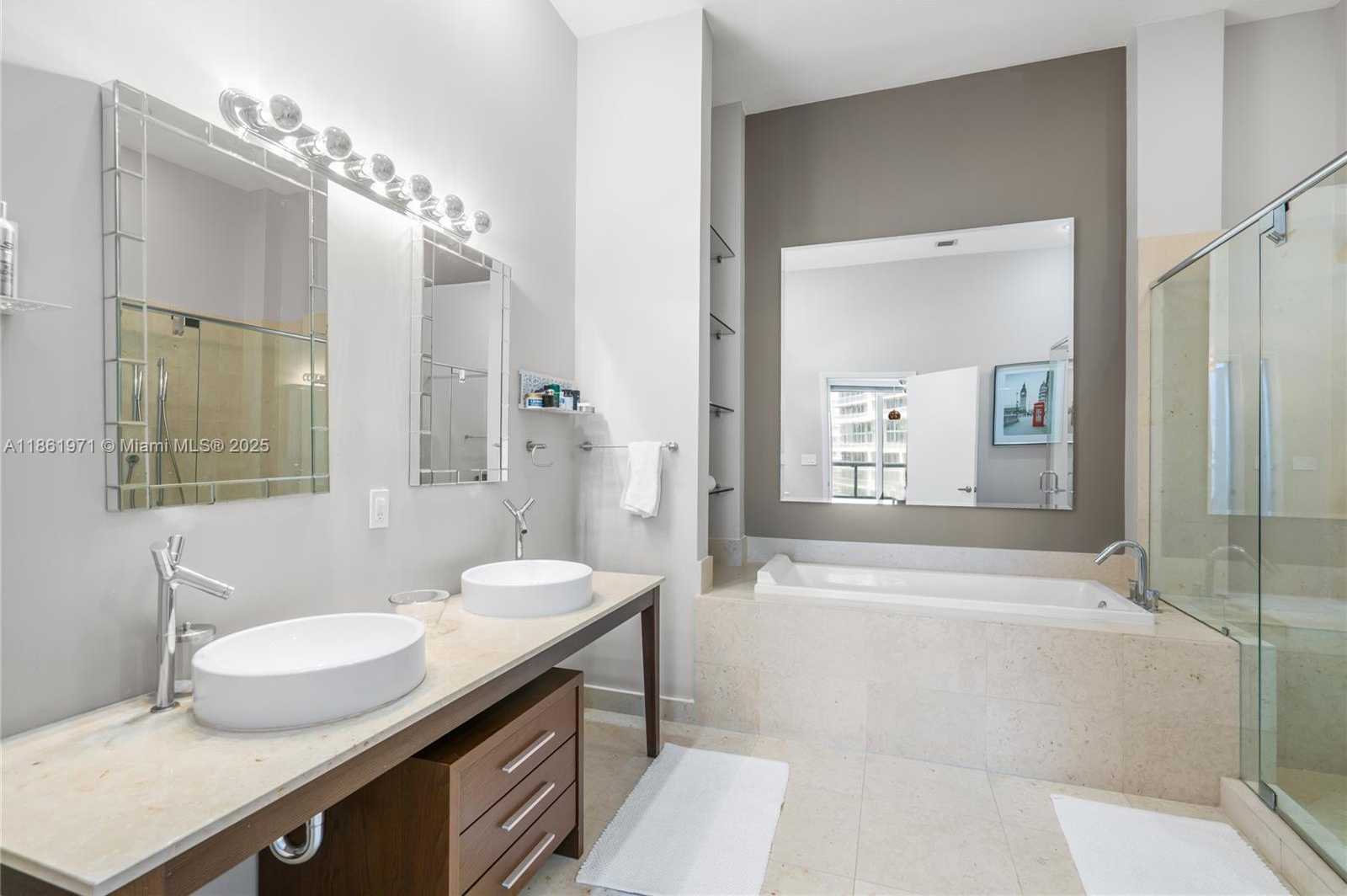 Small Image of 495 BRICKELL AVE #4104, Miami Number 17