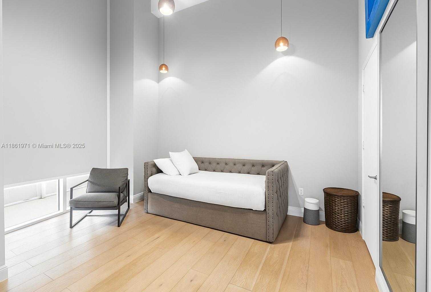 Small Image of 495 BRICKELL AVE #4104, Miami Number 19
