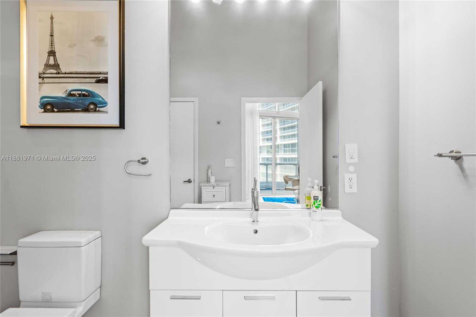 Small Image of 495 BRICKELL AVE #4104, Miami Number 21