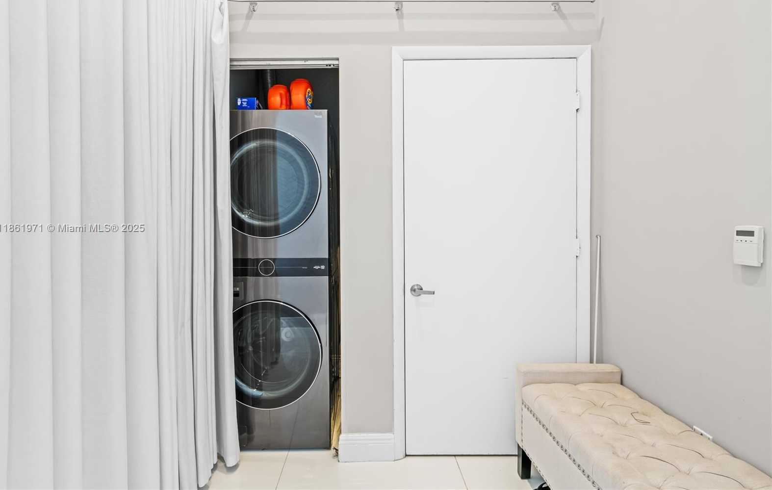 Small Image of 495 BRICKELL AVE #4104, Miami Number 24