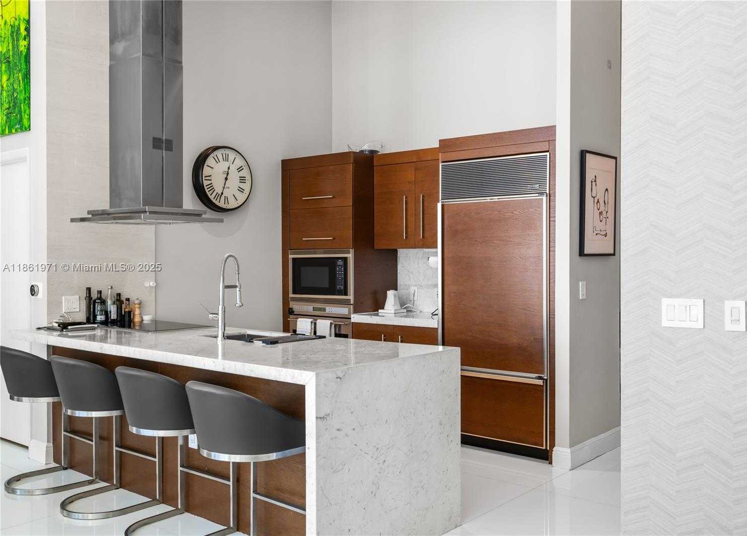 Small Image of 495 BRICKELL AVE #4104, Miami Number 3
