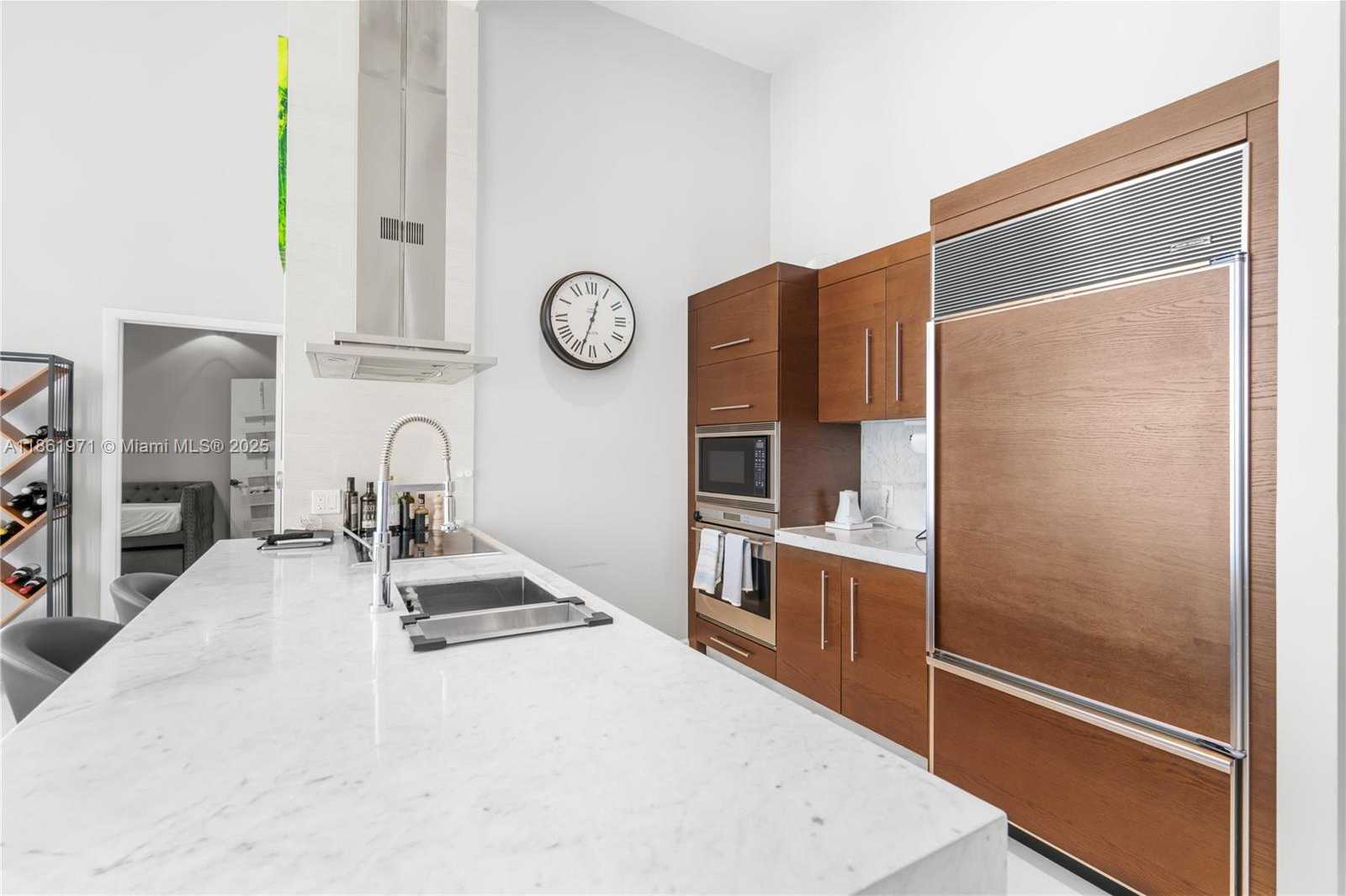 Small Image of 495 BRICKELL AVE #4104, Miami Number 6