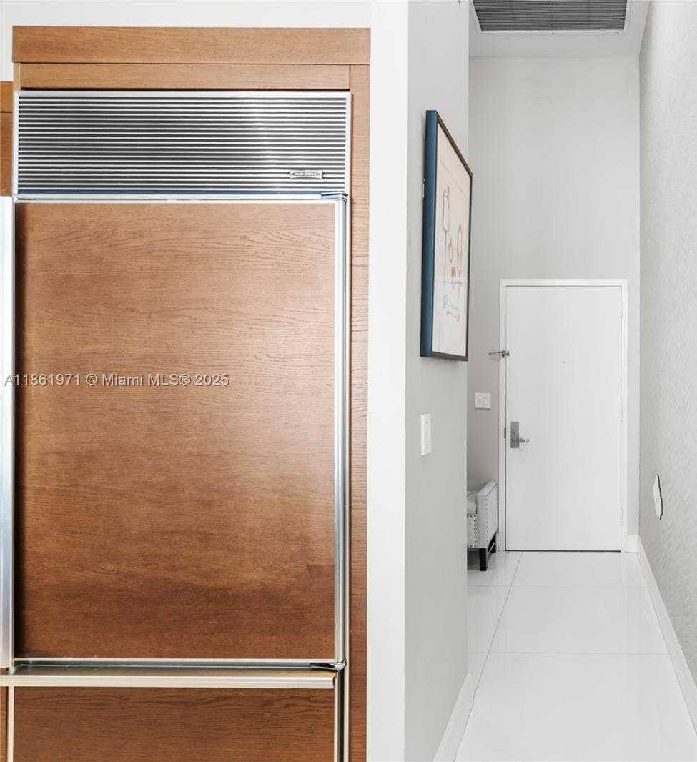 Small Image of 495 BRICKELL AVE #4104, Miami Number 8
