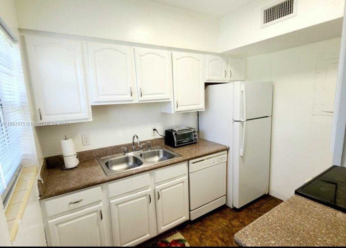 Small Image of 233 80TH ST #2, Miami Beach Number 4