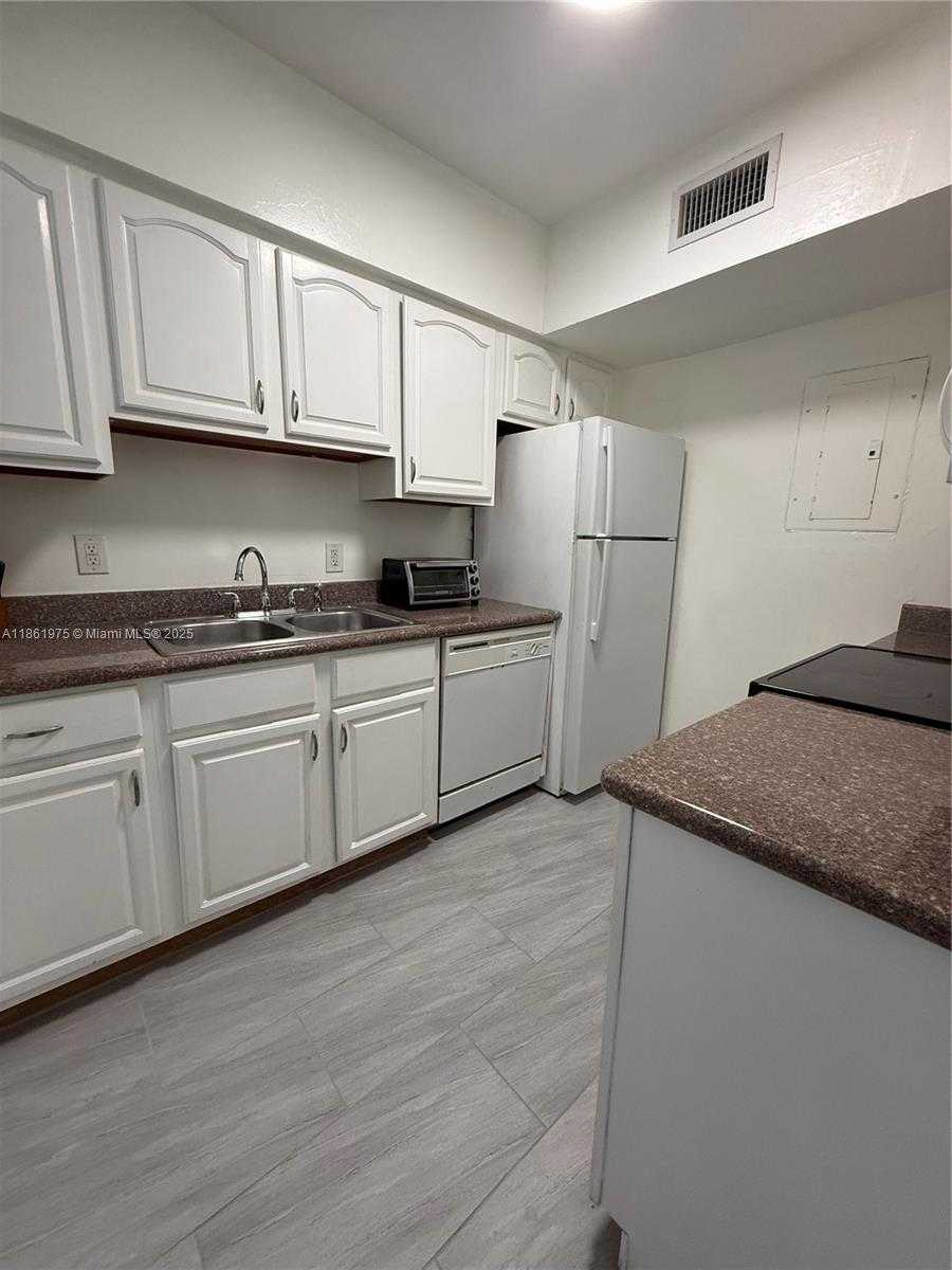 Small Image of 233 80TH ST #2, Miami Beach Number 7