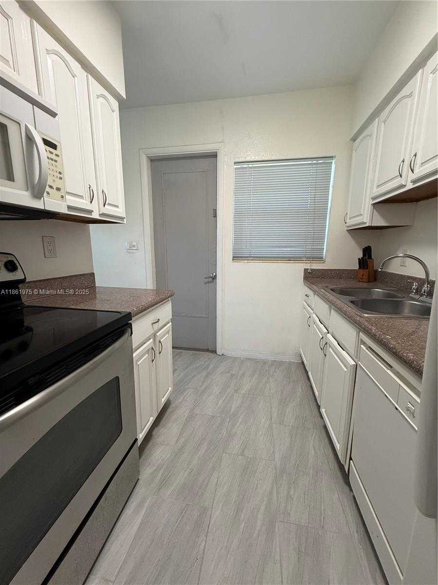 Small Image of 233 80TH ST #2, Miami Beach Number 8