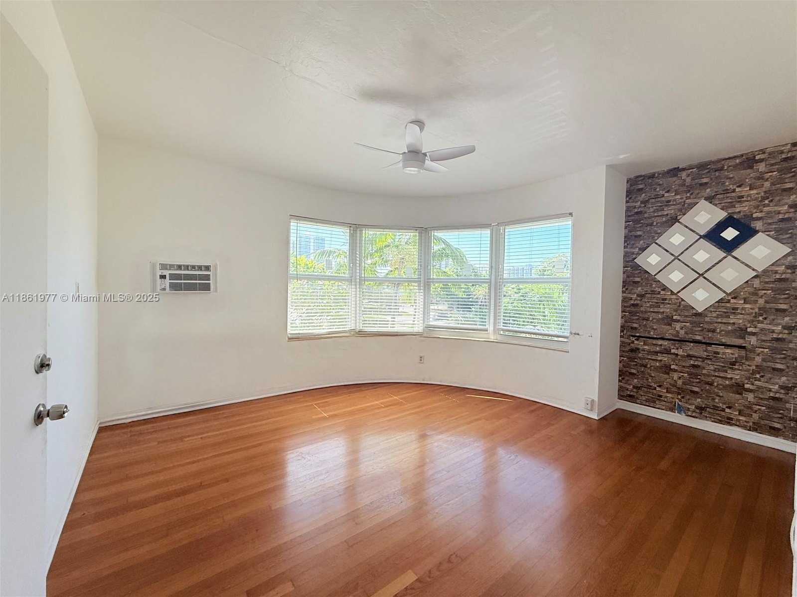 Small Image of 315 WEST 28TH ST #3, Miami Beach Number 2