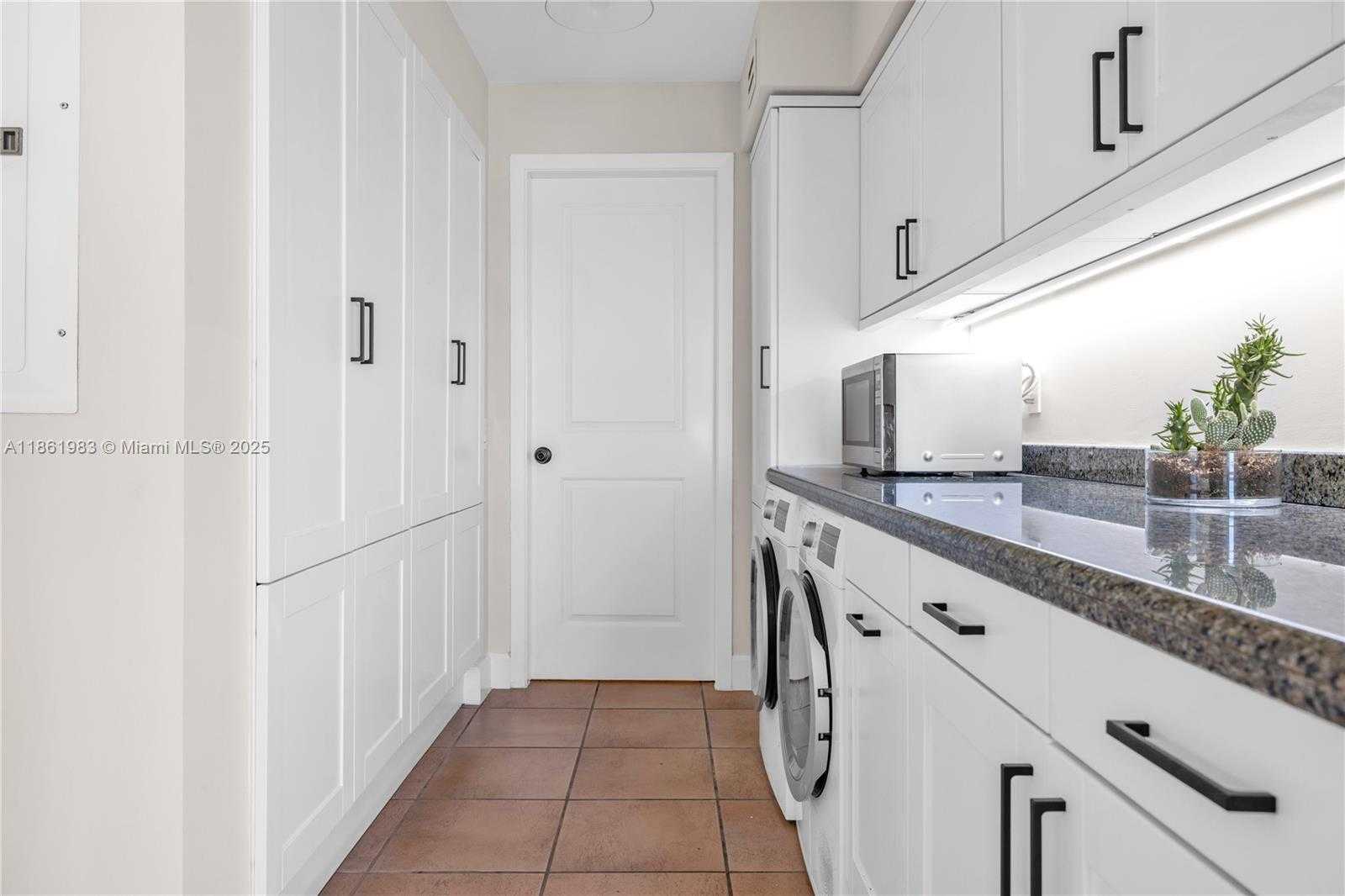 Small Image of 615 EAST OCEAN DR #6A, Key Biscayne Number 11