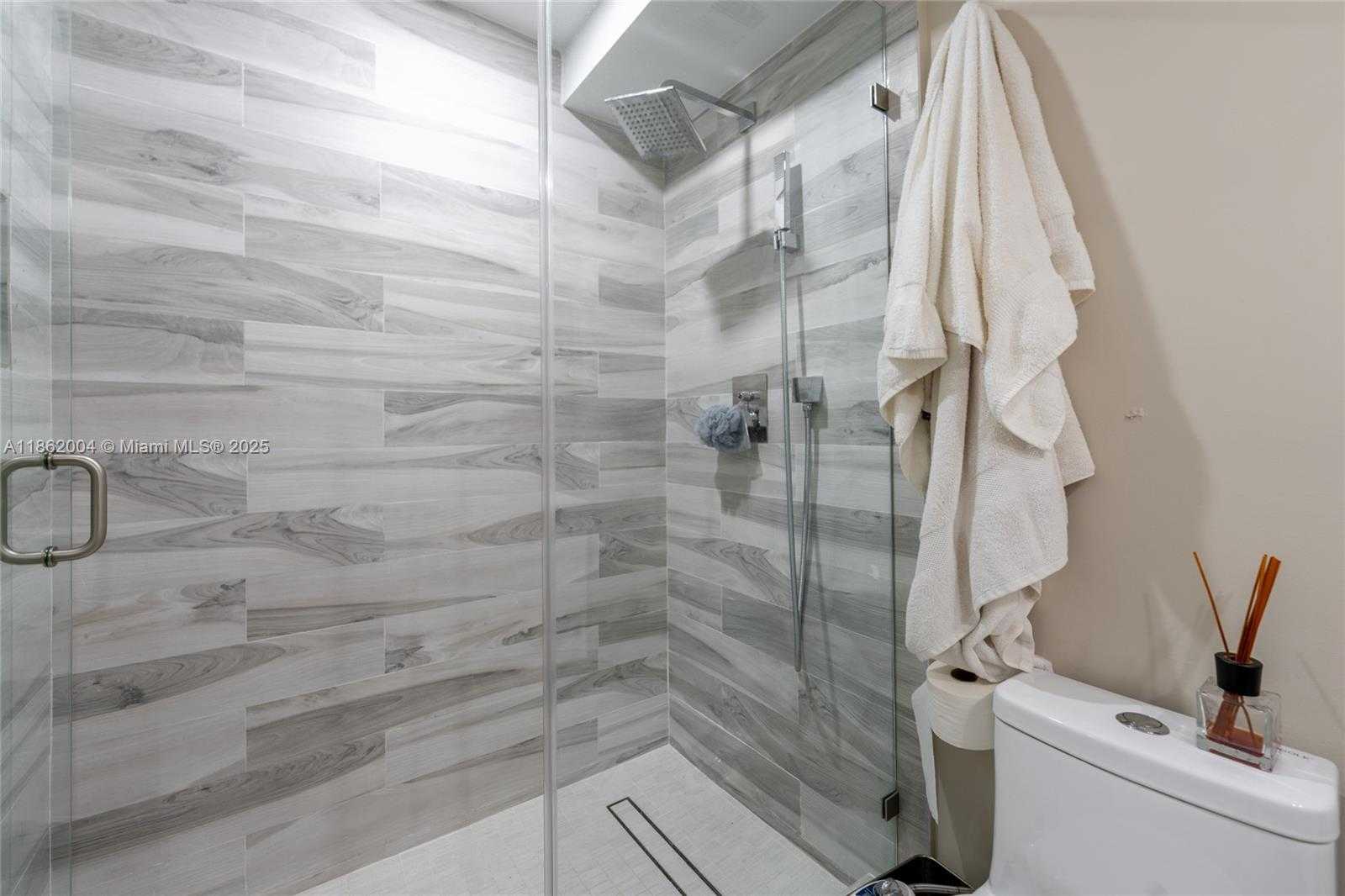 Small Image of 16546 NORTH EAST 26TH AVE #4F, North Miami Beach Number 21