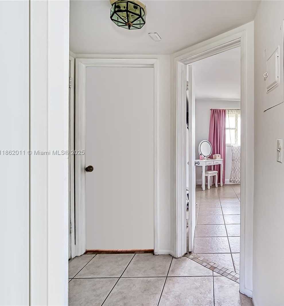Small Image of 300 LAYNE BLVD #302, Hallandale Beach Number 11