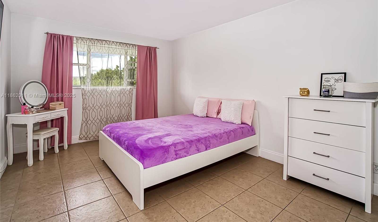 Small Image of 300 LAYNE BLVD #302, Hallandale Beach Number 12