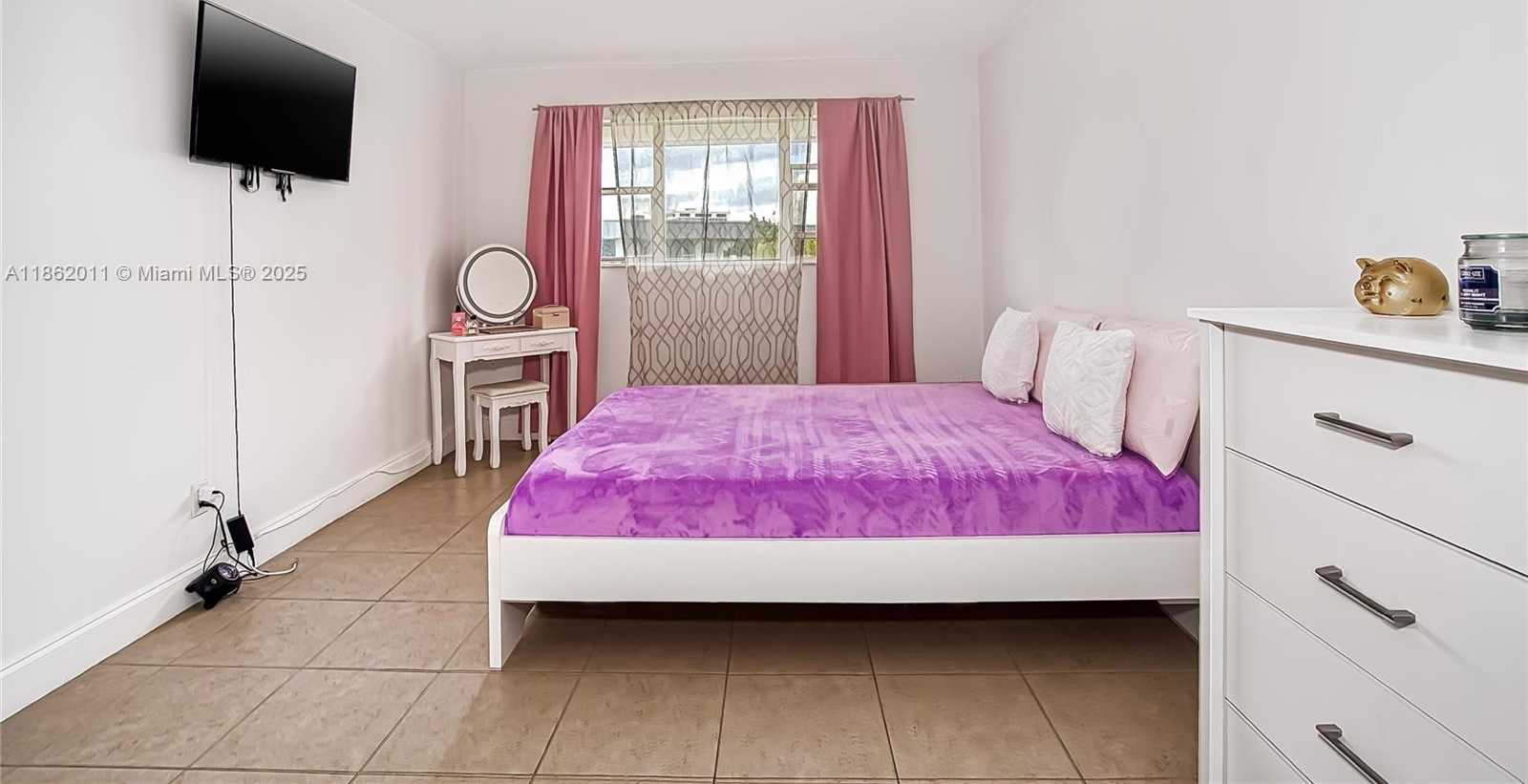 Small Image of 300 LAYNE BLVD #302, Hallandale Beach Number 13