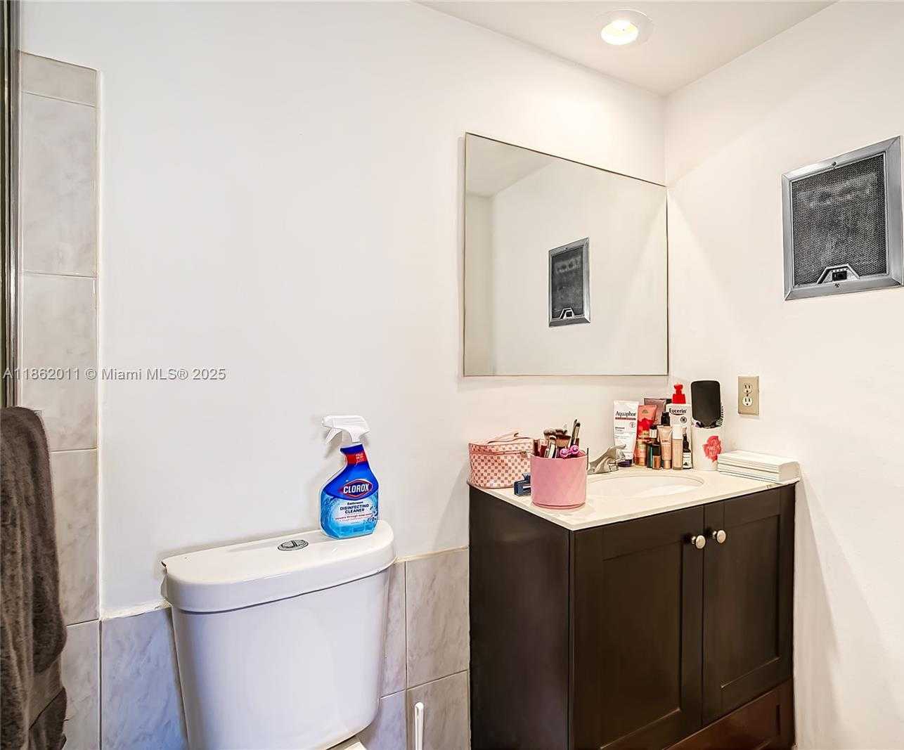 Small Image of 300 LAYNE BLVD #302, Hallandale Beach Number 17