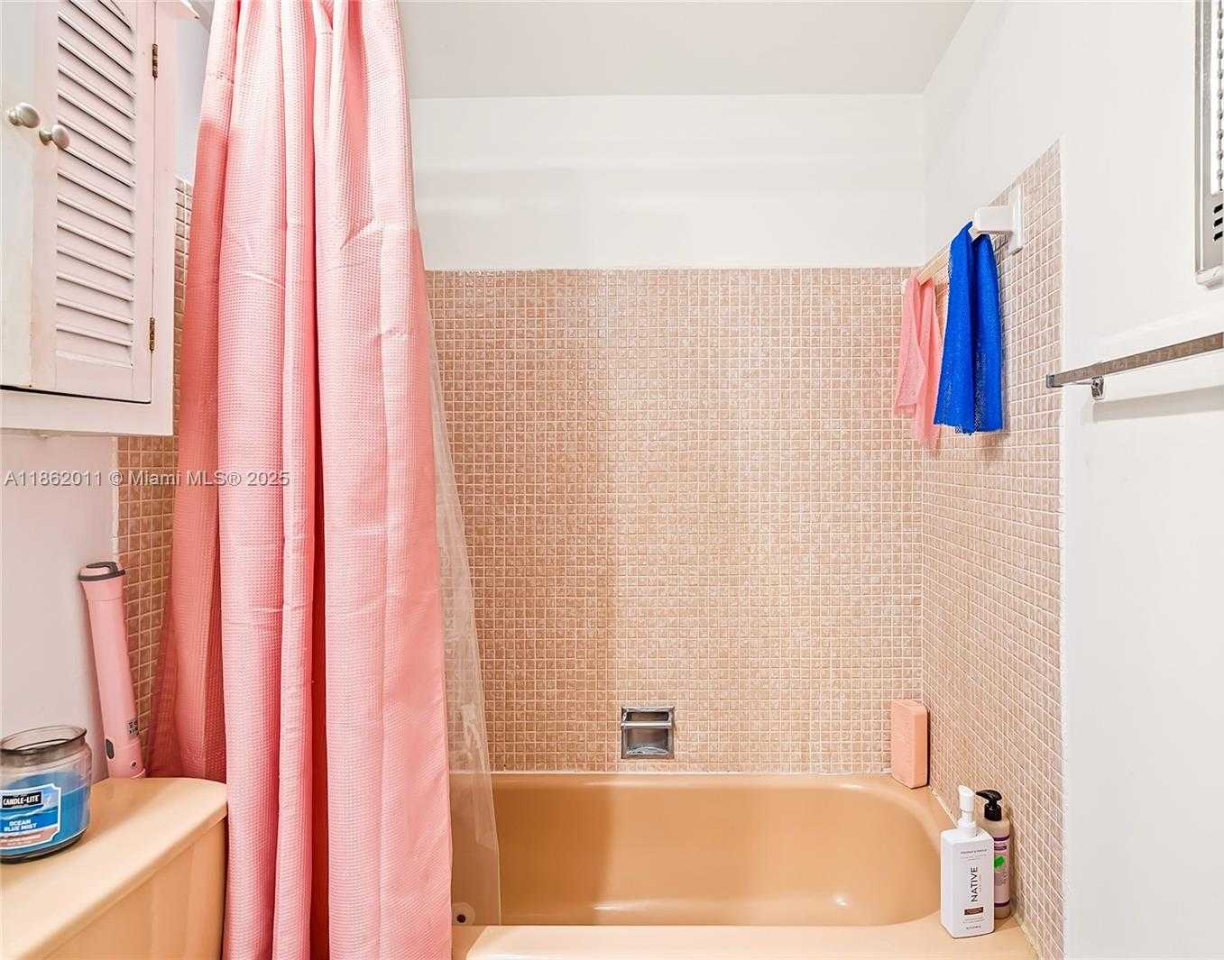 Small Image of 300 LAYNE BLVD #302, Hallandale Beach Number 20
