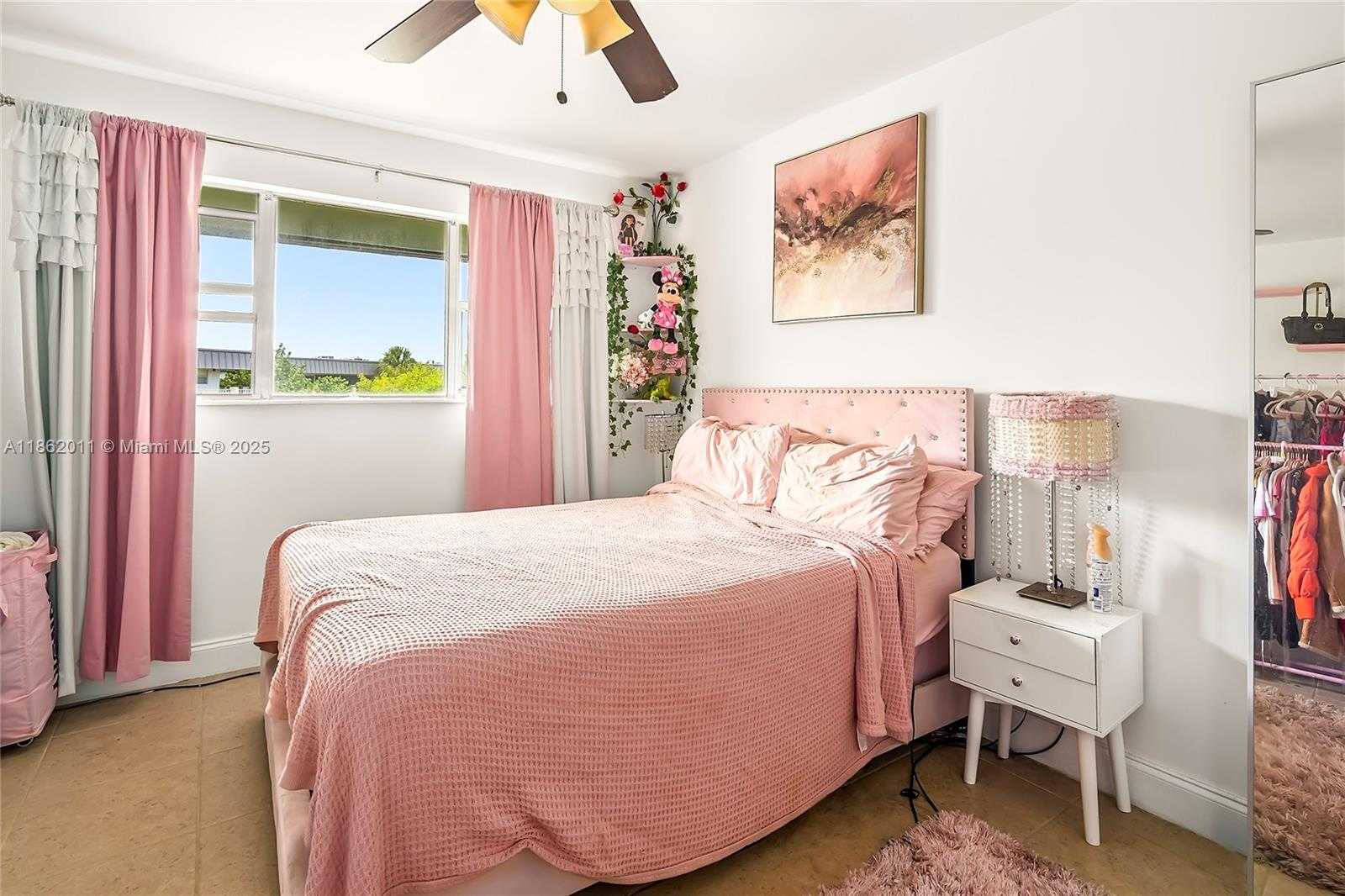 Small Image of 300 LAYNE BLVD #302, Hallandale Beach Number 23