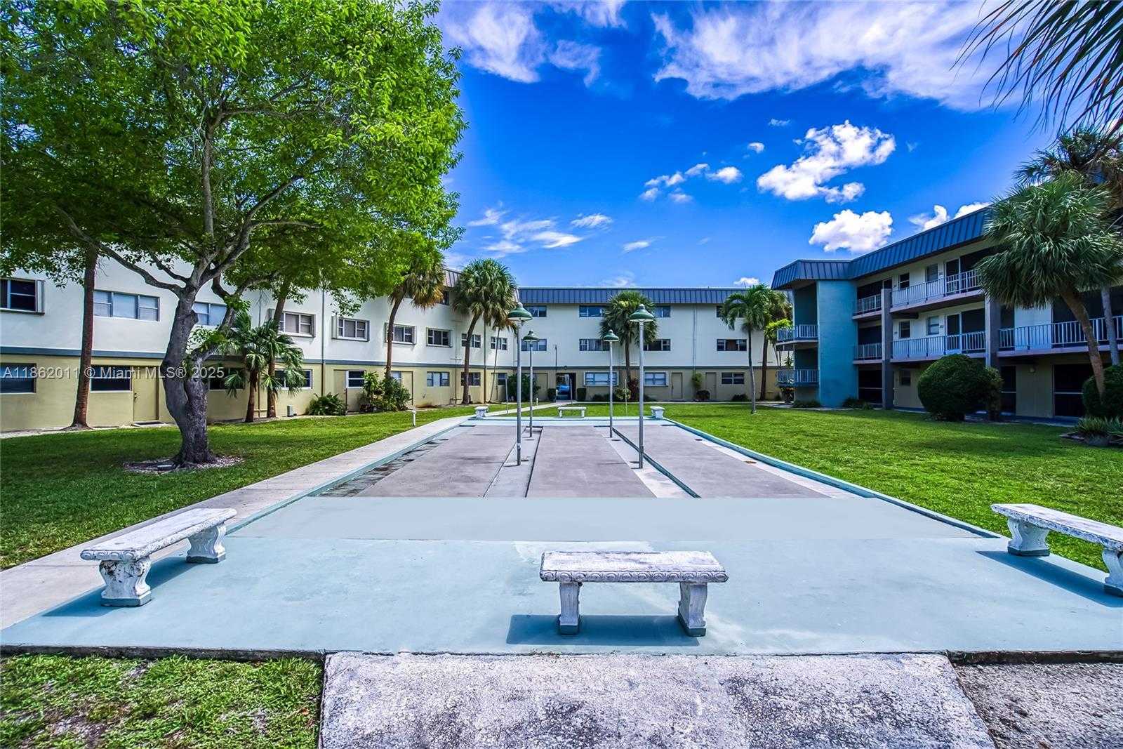 Small Image of 300 LAYNE BLVD #302, Hallandale Beach Number 34