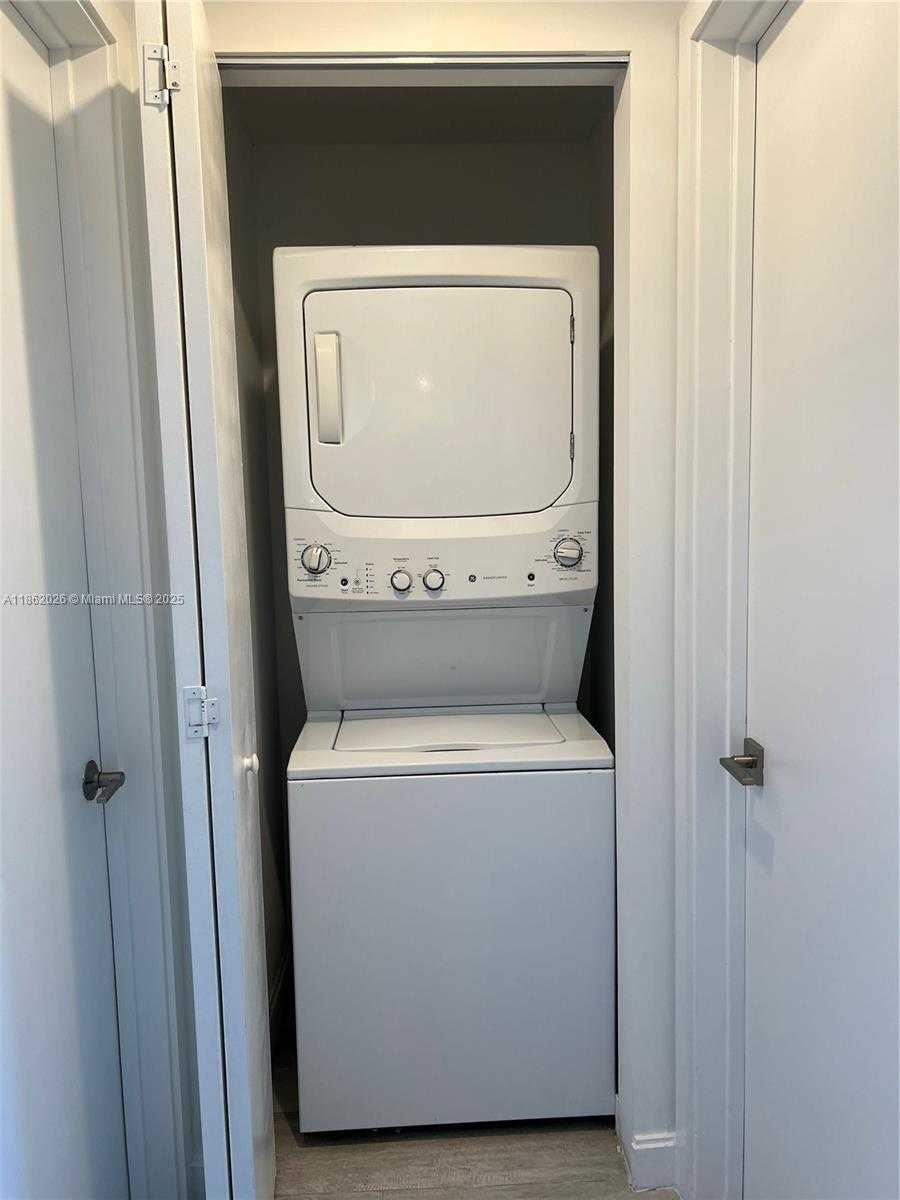 Small Image of 55 SOUTH WEST 9TH ST #2702, Miami Number 11