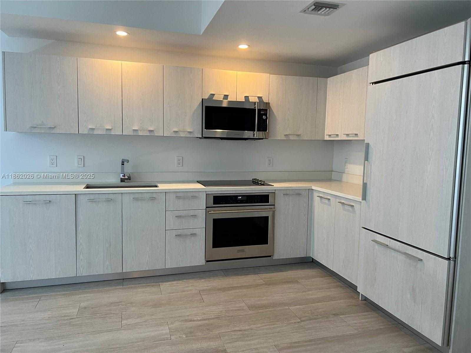 Small Image of 55 SOUTH WEST 9TH ST #2702, Miami Number 4