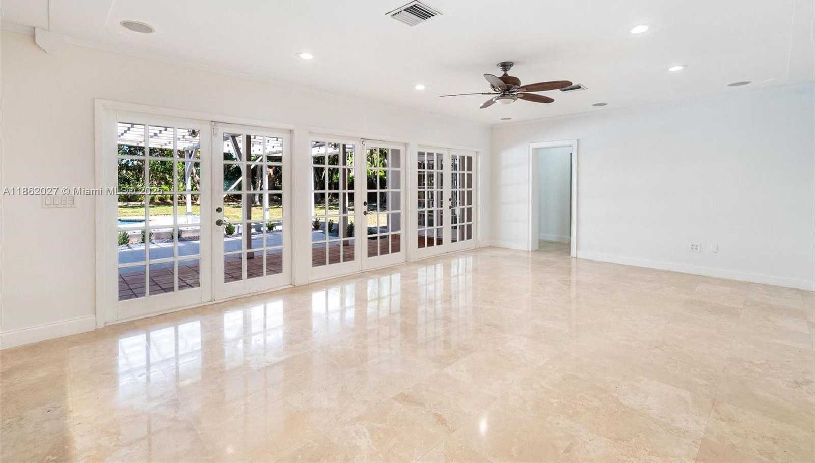 Small Image of 11301 SOUTH WEST 91ST AVE, Miami Number 13