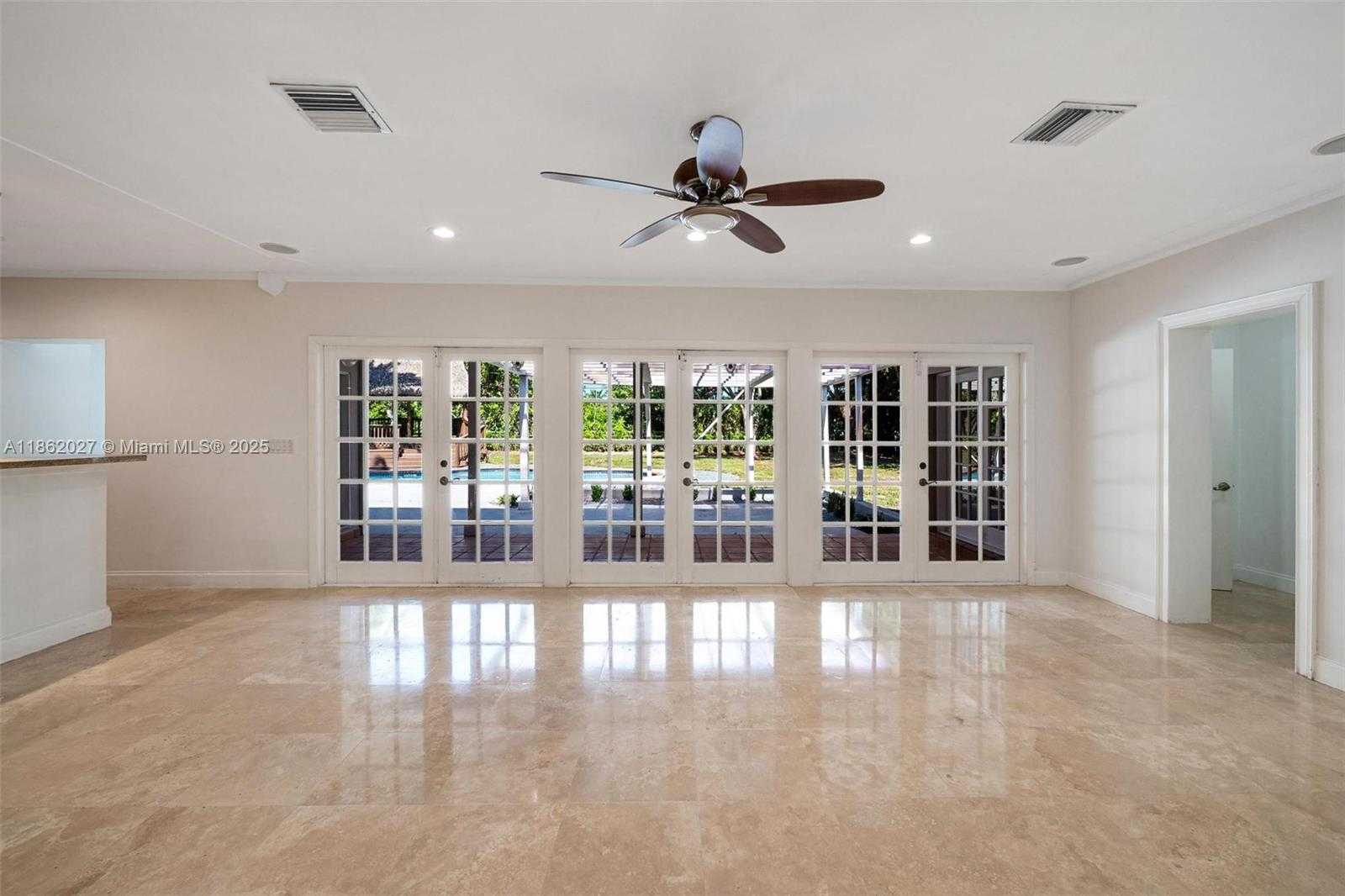 Small Image of 11301 SOUTH WEST 91ST AVE, Miami Number 15