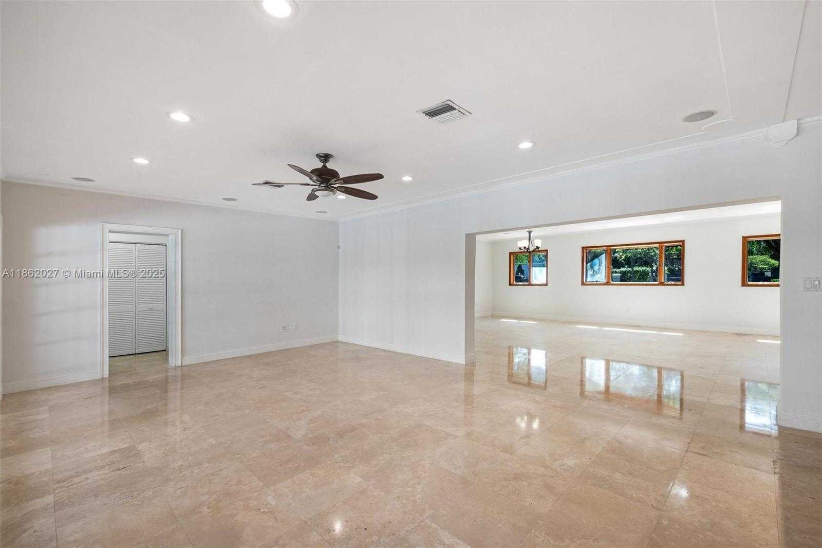 Small Image of 11301 SOUTH WEST 91ST AVE, Miami Number 16