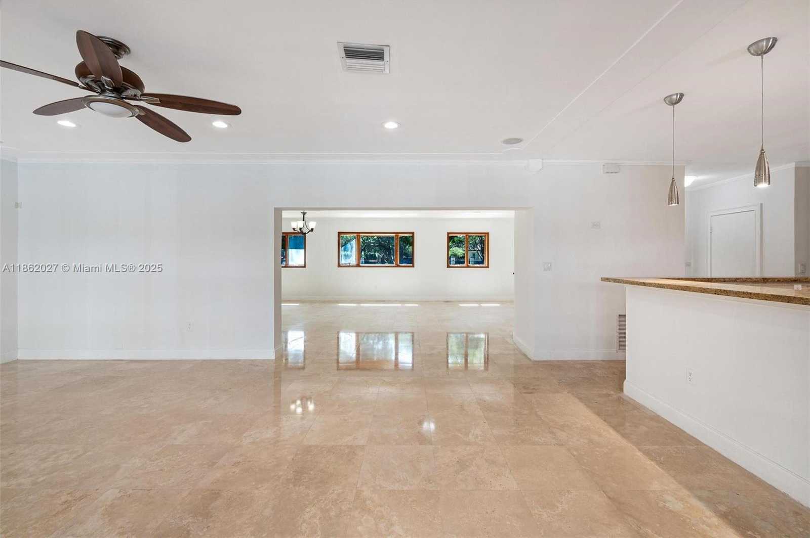 Small Image of 11301 SOUTH WEST 91ST AVE, Miami Number 17