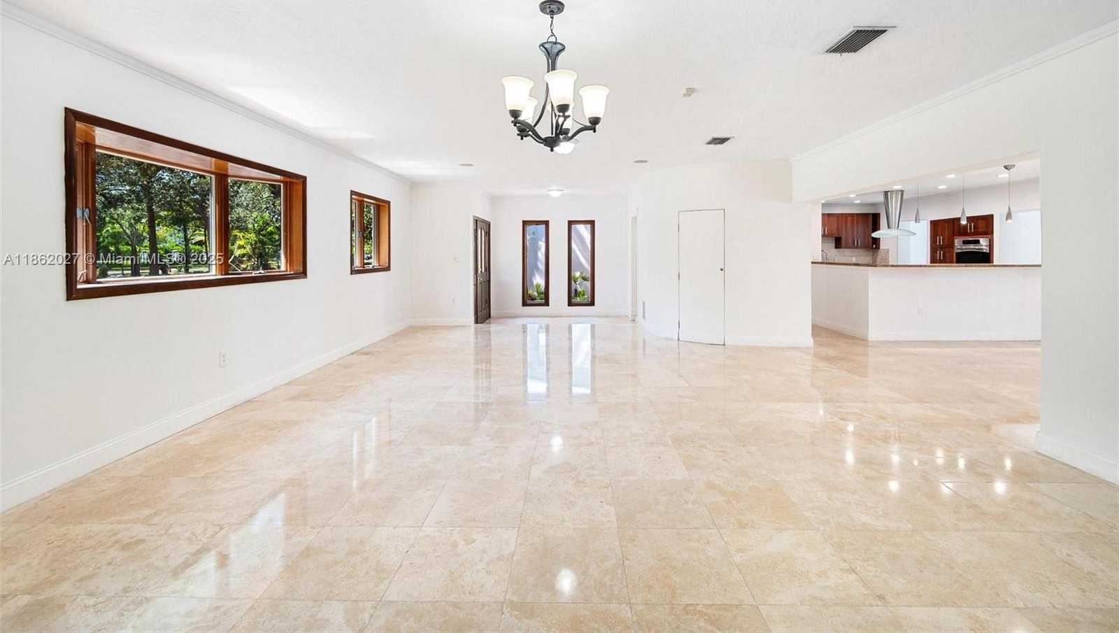 Small Image of 11301 SOUTH WEST 91ST AVE, Miami Number 19