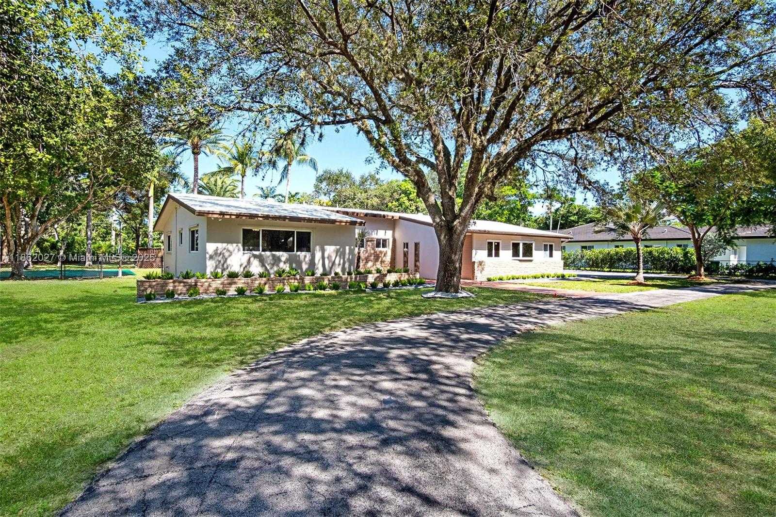Small Image of 11301 SOUTH WEST 91ST AVE, Miami Number 2