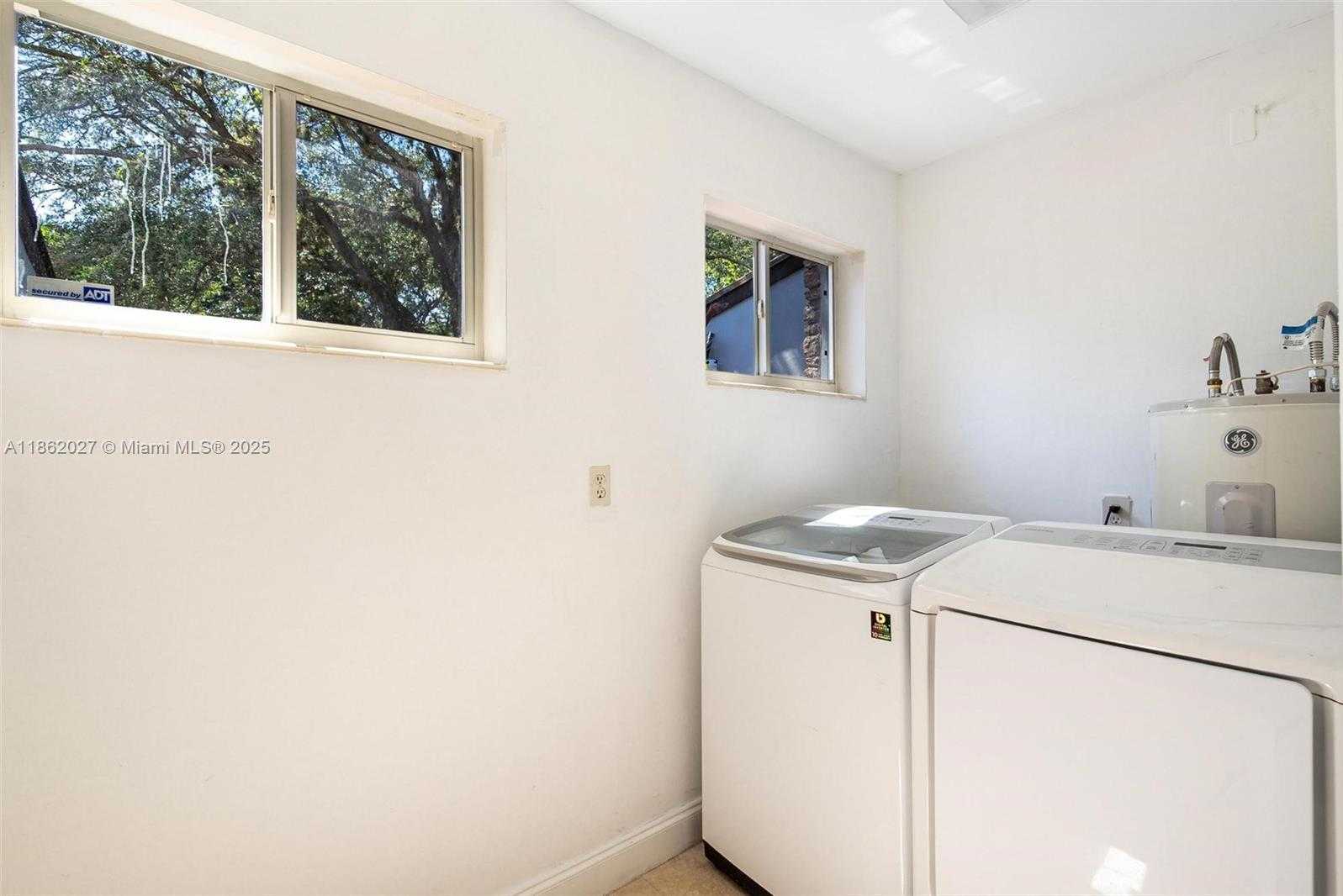 Small Image of 11301 SOUTH WEST 91ST AVE, Miami Number 22
