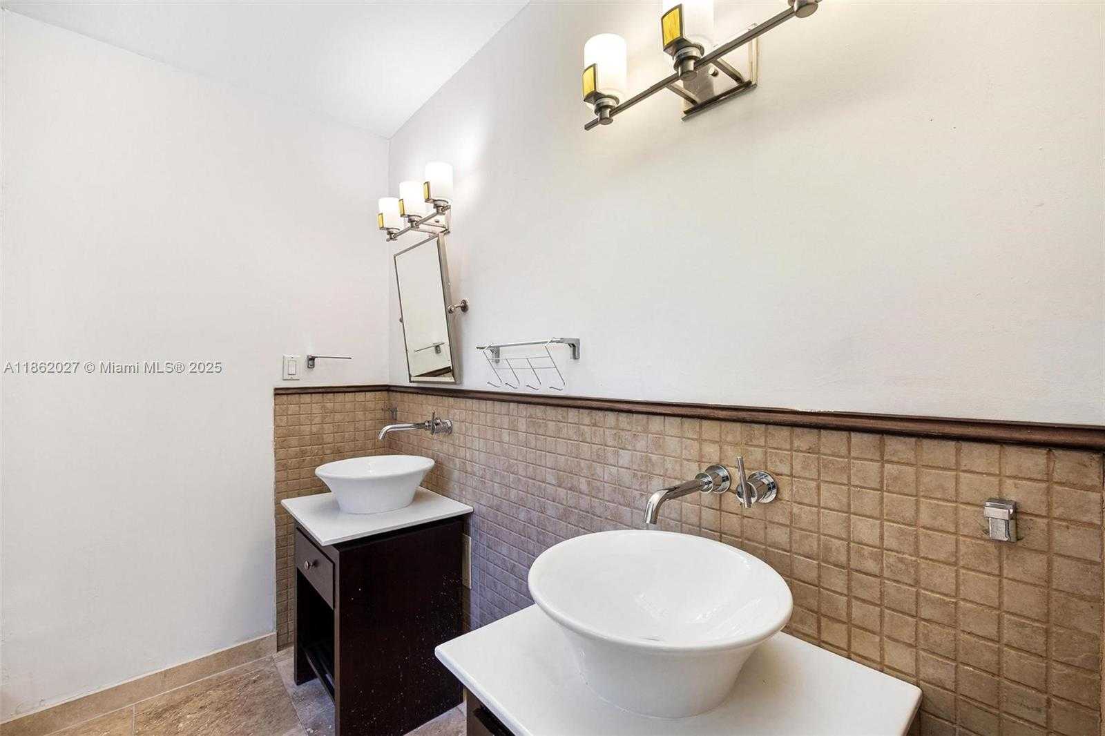 Small Image of 11301 SOUTH WEST 91ST AVE, Miami Number 24