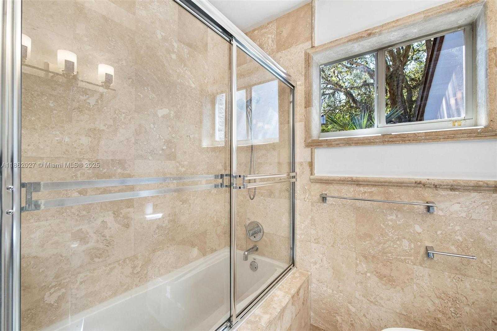 Small Image of 11301 SOUTH WEST 91ST AVE, Miami Number 30