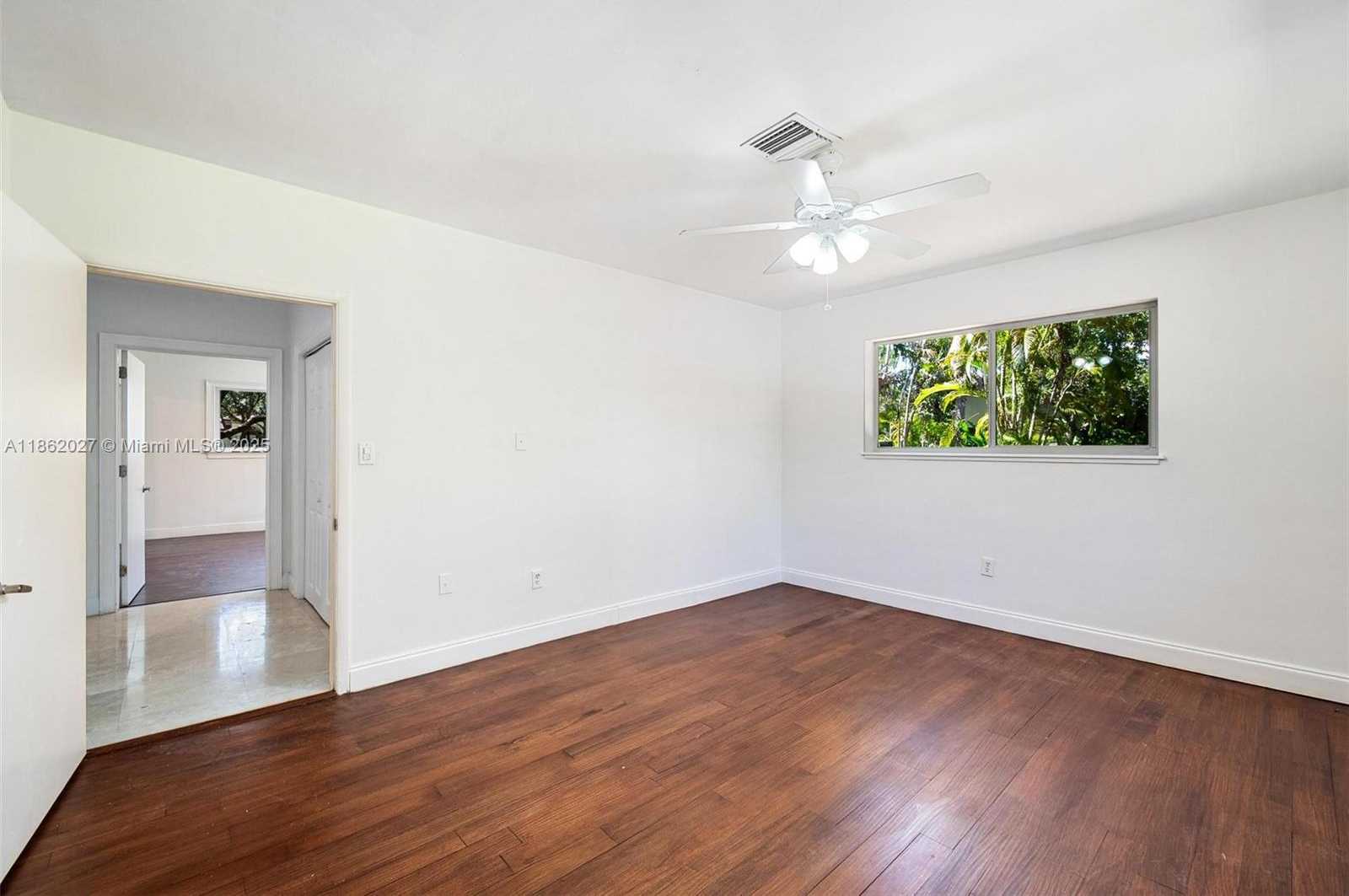 Small Image of 11301 SOUTH WEST 91ST AVE, Miami Number 32
