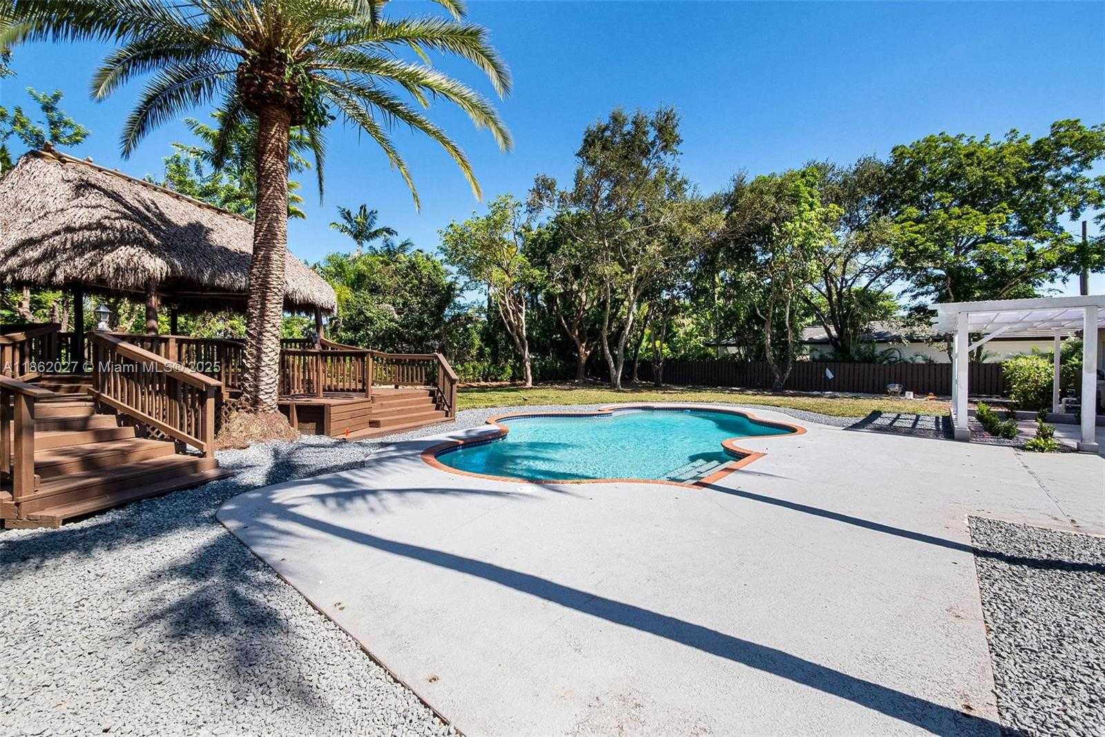 Small Image of 11301 SOUTH WEST 91ST AVE, Miami Number 34