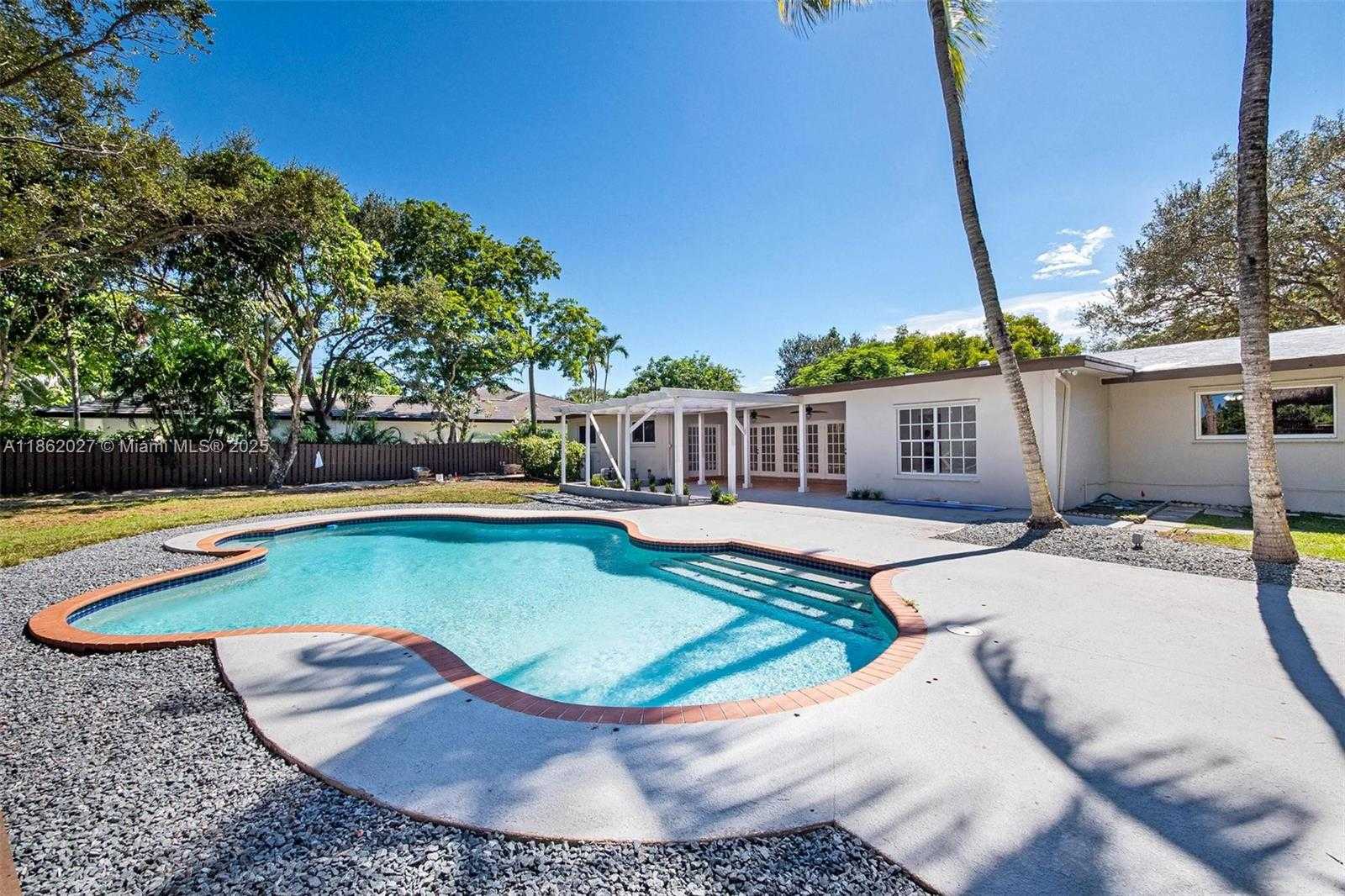 Small Image of 11301 SOUTH WEST 91ST AVE, Miami Number 35