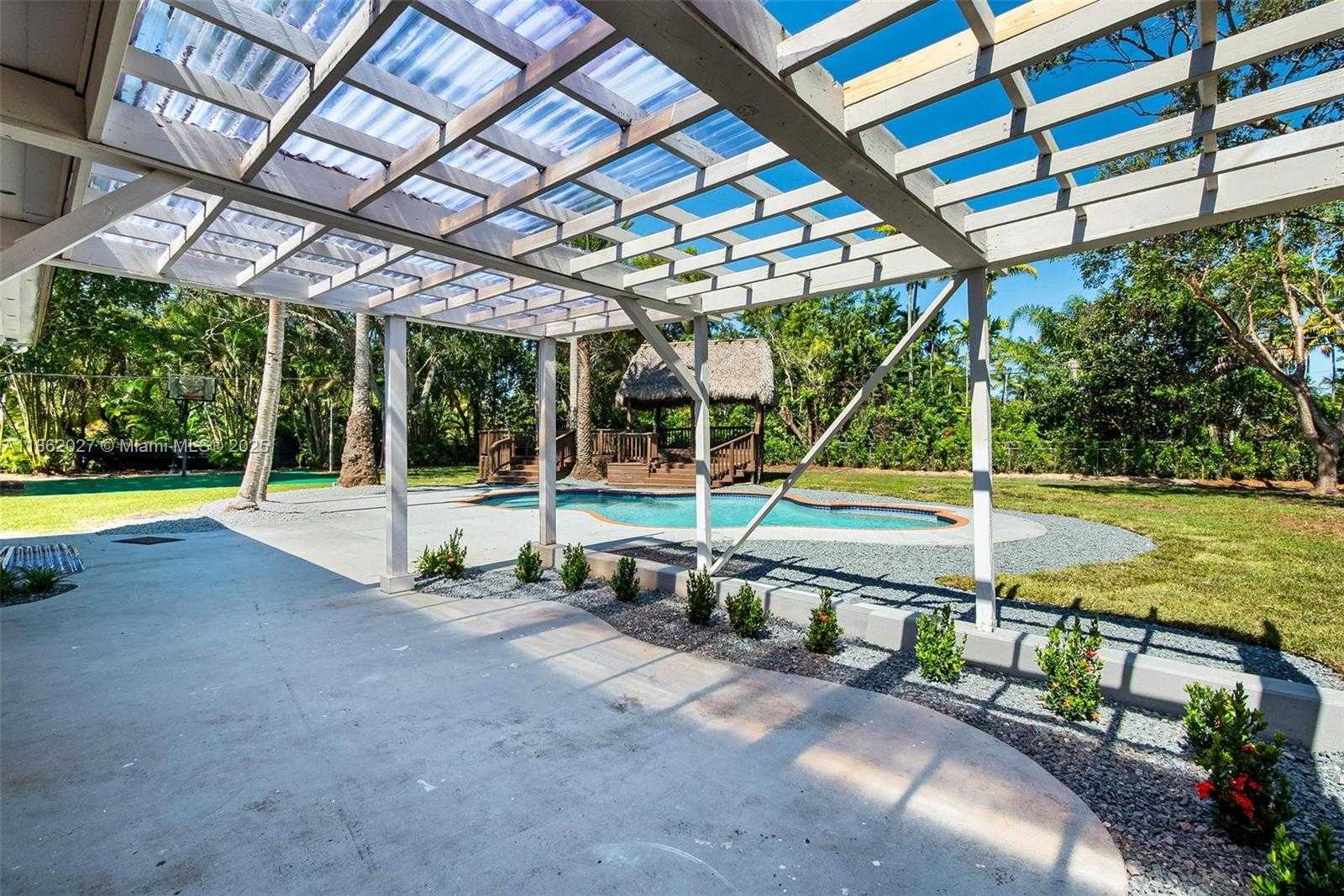 Small Image of 11301 SOUTH WEST 91ST AVE, Miami Number 38