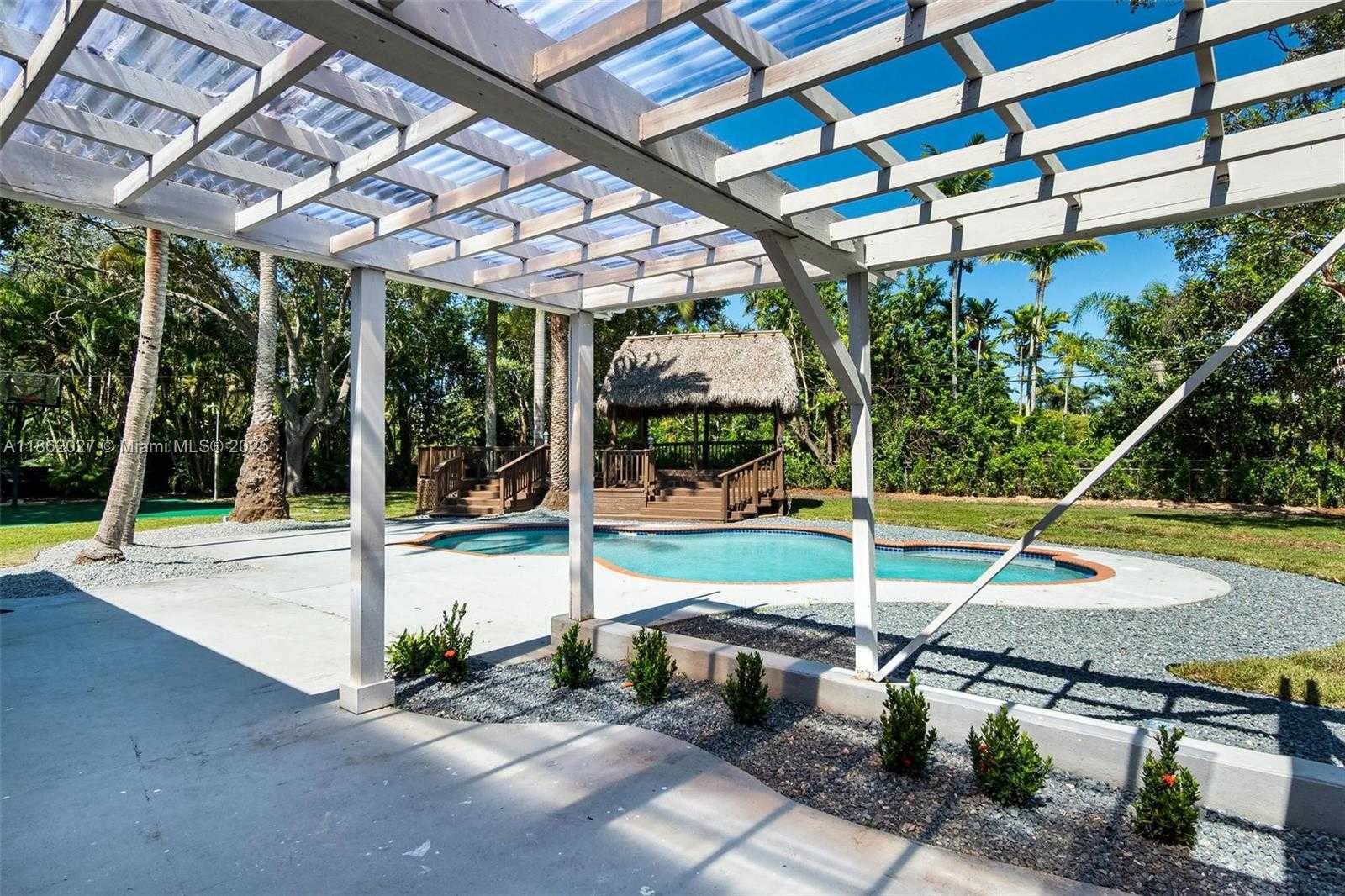 Small Image of 11301 SOUTH WEST 91ST AVE, Miami Number 39