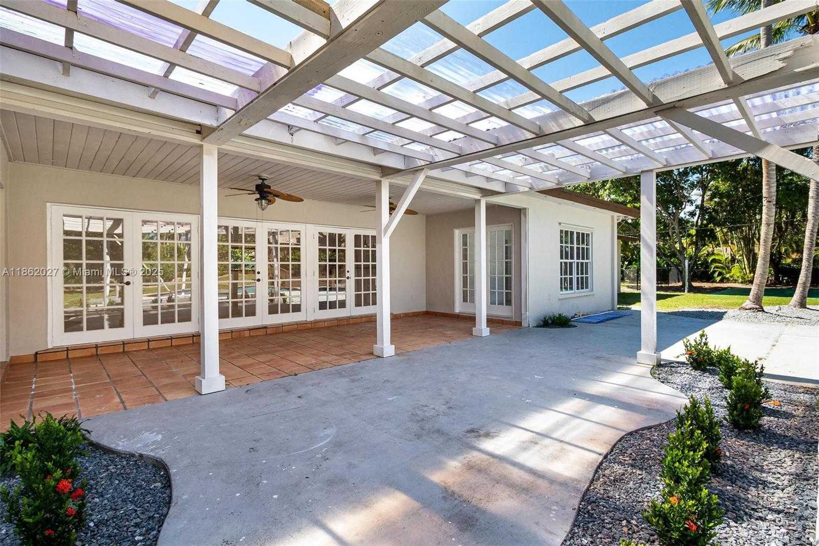 Small Image of 11301 SOUTH WEST 91ST AVE, Miami Number 43